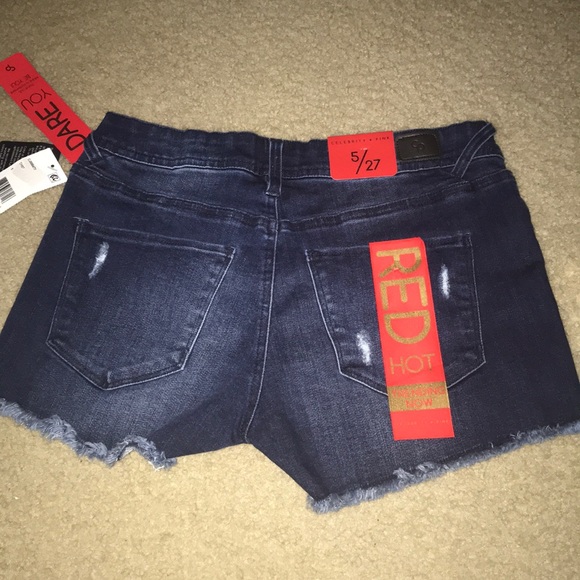 Cutoff Jean shorts - Picture 2 of 3